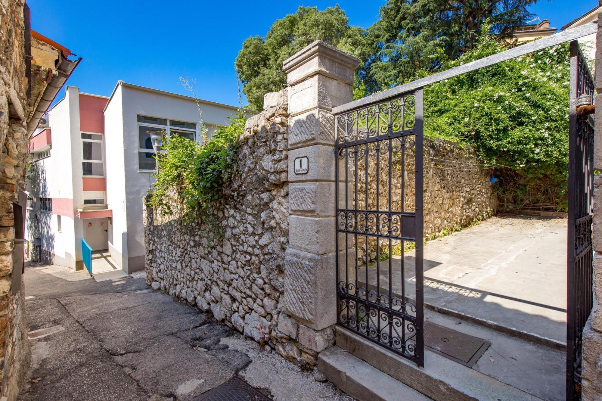 Apartment Salita Calvario Риека Экстерьер фото